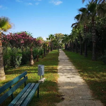 Guendogdu Tatil Sitesinde Dubleks Villa בית נופש