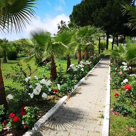 Guendogdu Tatil Sitesinde Dubleks Villa סייד
