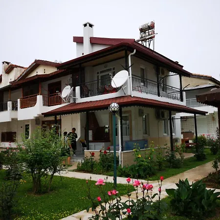 Guendogdu Tatil Sitesinde Dubleks Villa בית נופש סייד