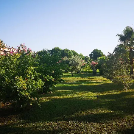 Guendogdu Tatil Sitesinde Dubleks Villa בית נופש